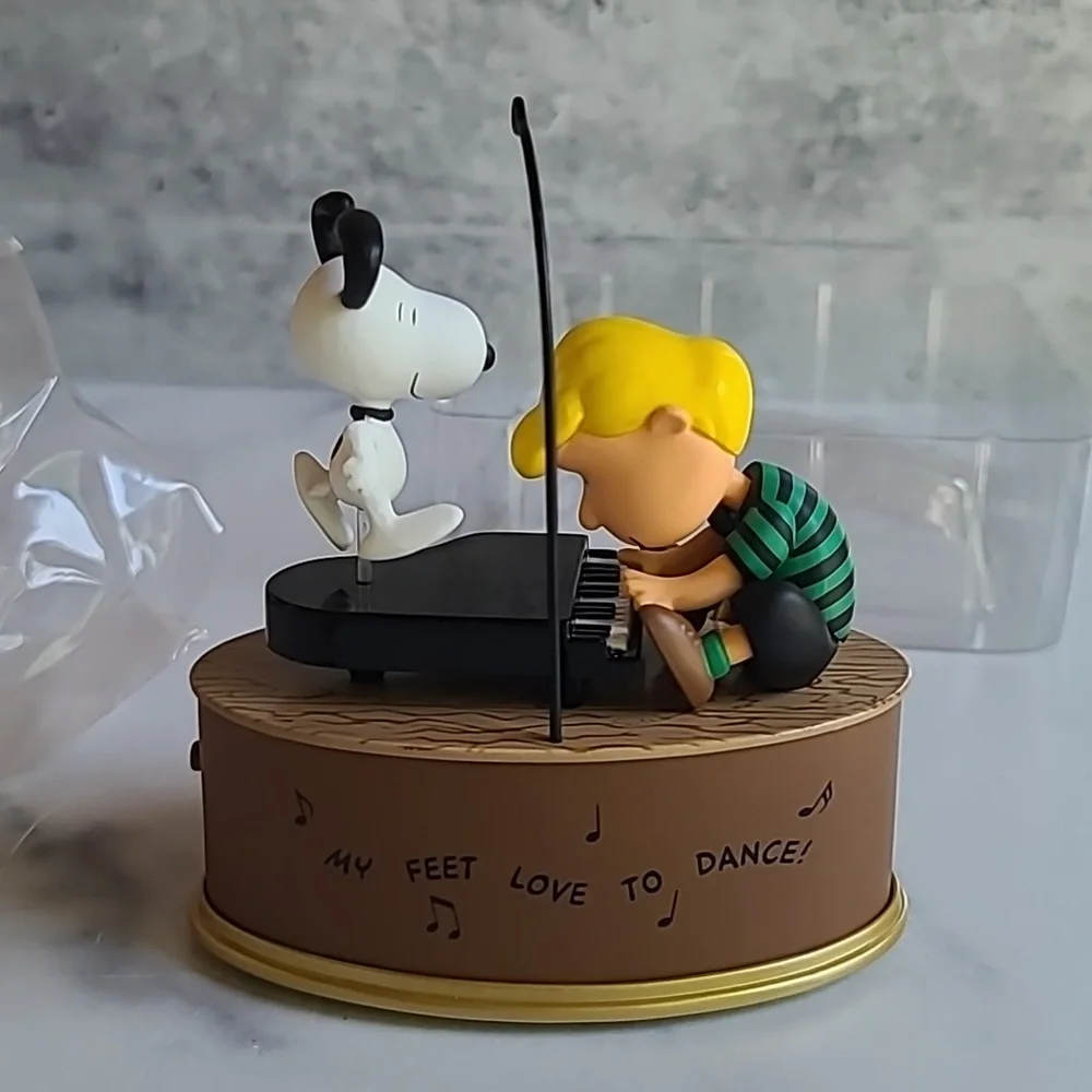 Hallmark Keepsake Ornament Peanuts 2004 Love To Dance! - Picture 11 of 12